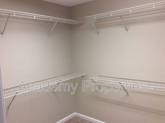 Building Photo - 1087 Glen Chase Dr