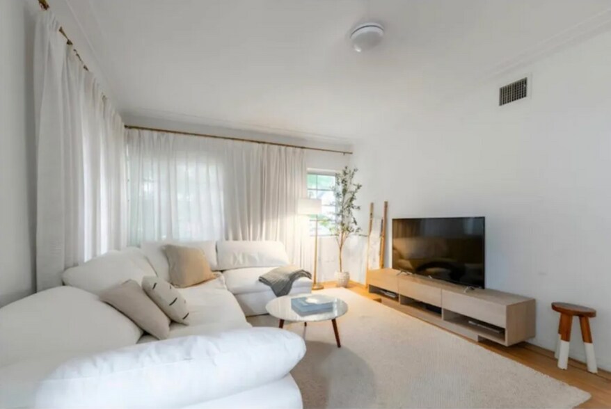 Building Photo - 817 Meridian Ave