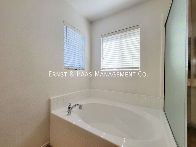 Building Photo - 17528 Yellowwood Way