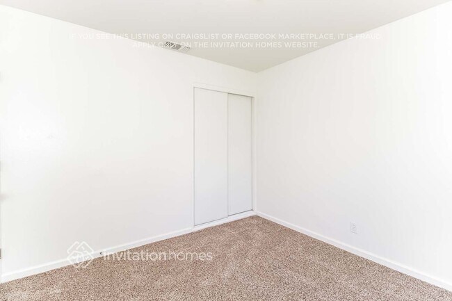 Building Photo - 6121 N Haven Dr