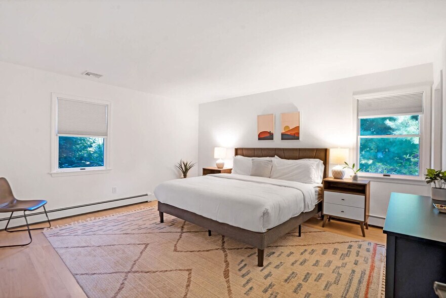 Building Photo - 450 Eastward Ct