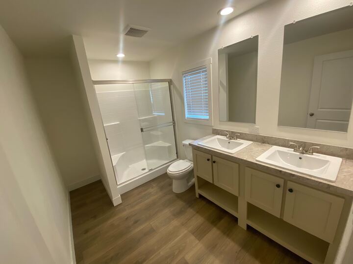 Building Photo - 2060 N Center St