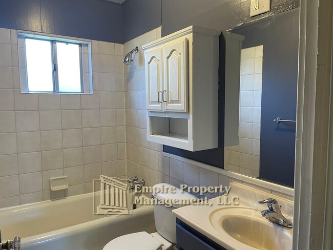 Building Photo - 1764 W 9th Pl