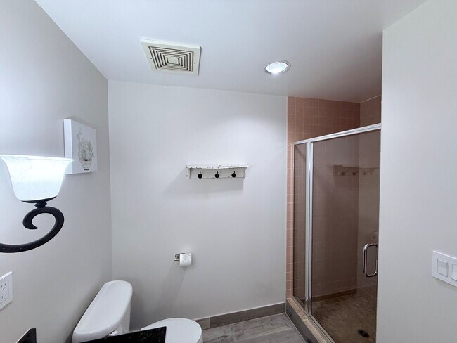 Building Photo - 30 Strada Di Villaggio