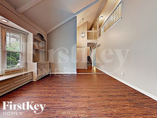 Building Photo - 707 Rose Ln