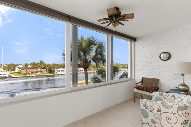 Building Photo - 401 N Riverside Dr