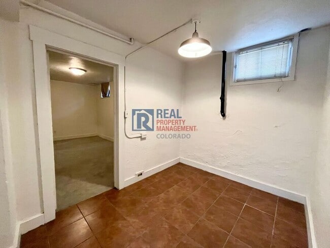 Building Photo - 565 S Ogden St