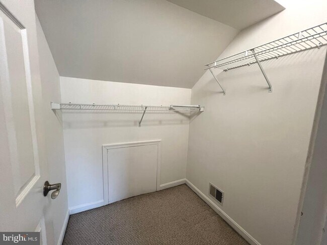 Building Photo - 8519 Wheatfield Way