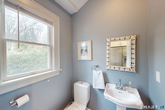 Building Photo - 375 West Ave