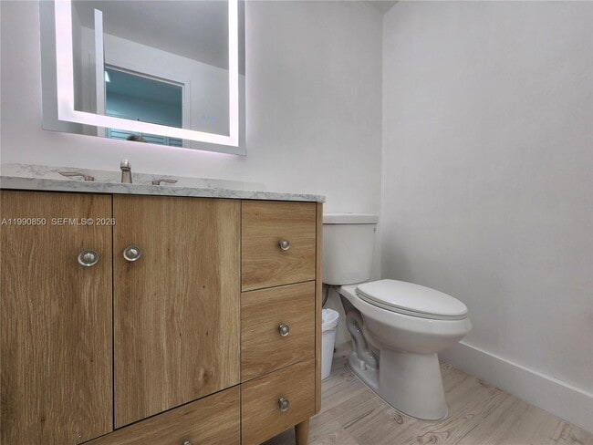 Building Photo - 3505 S Ocean Dr