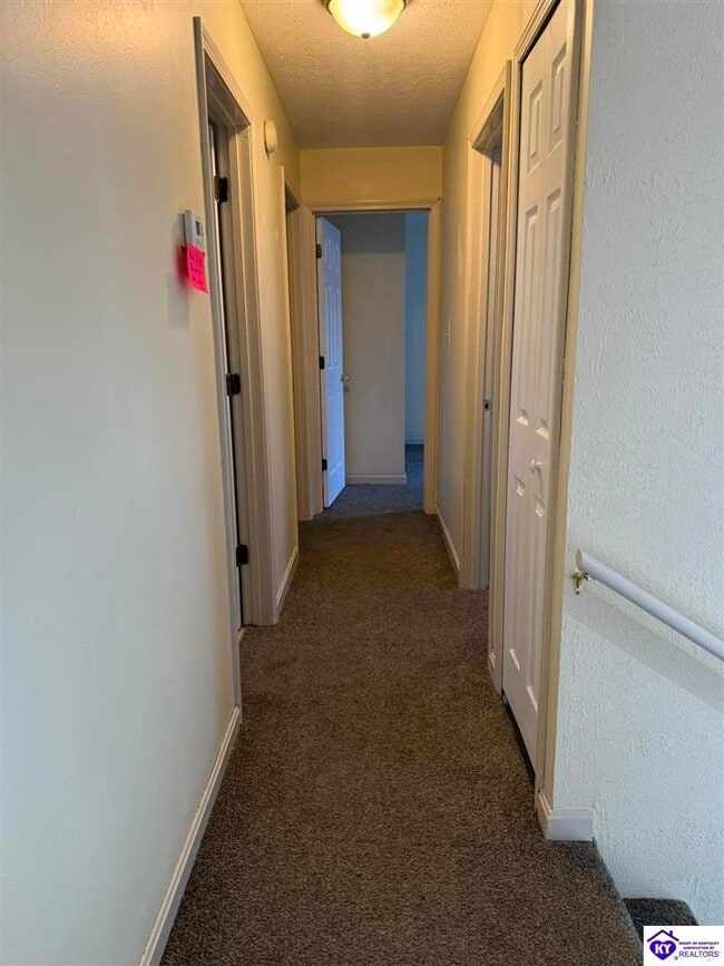 Building Photo - 105 Candy Ct