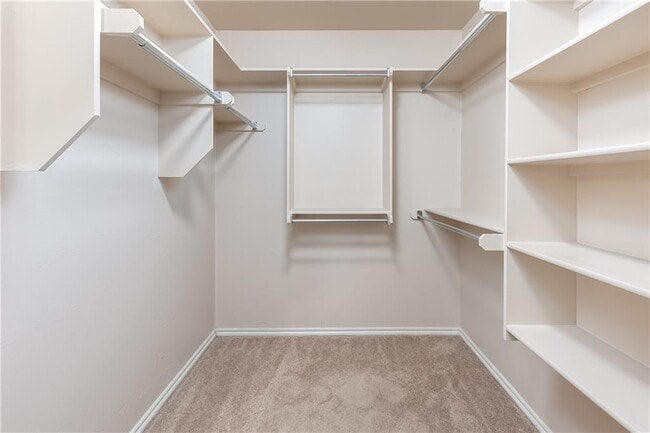 Building Photo - 17024 Woodvine Dr