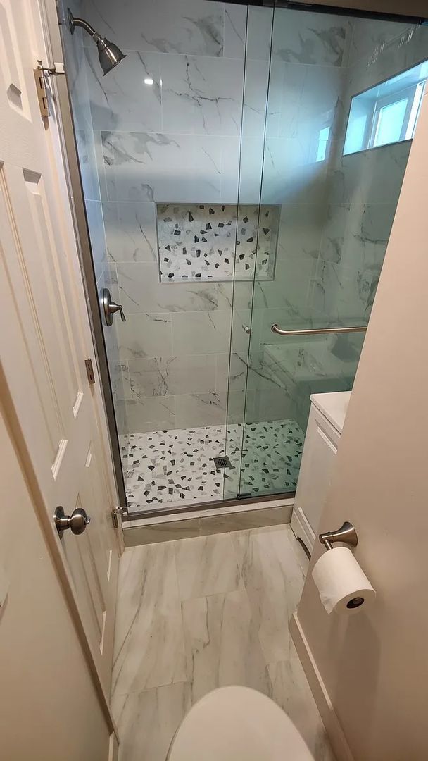 Building Photo - 4BD/2BA on East Falls! Newer Build & Rooft...