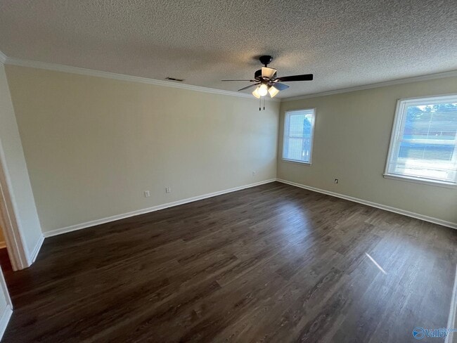 Building Photo - 523 Aspen Way