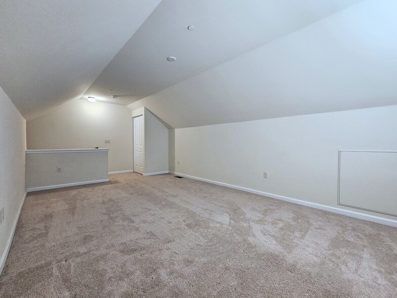 Building Photo - 625 Byler Cir