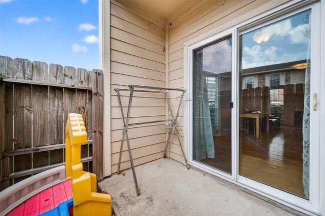 Building Photo - 7575 Cambridge St