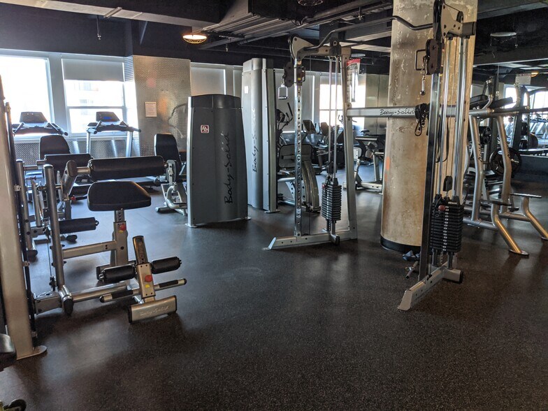 Building Photo - 1100 Vine St