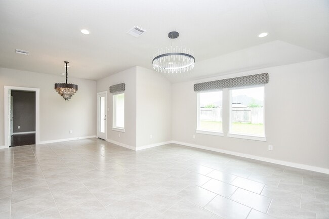 Building Photo - 3831 Sparkman Ln
