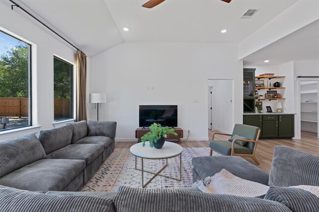 Building Photo - 118 Waimanalo Ln