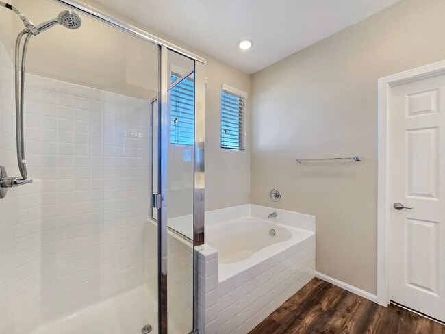 Building Photo - 5389 Hollymead Dr