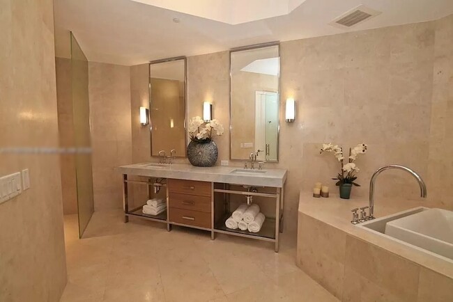 Primary bathroom - 9703 Collins Ave