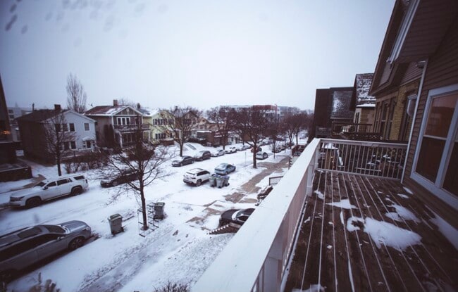 Balcony - 1512 N Jackson St