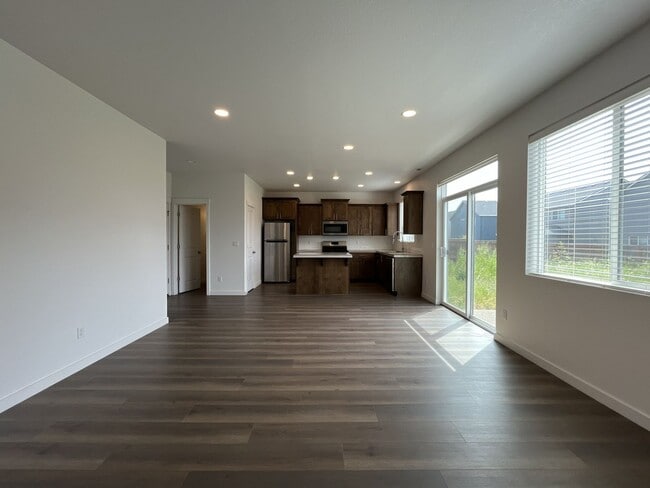 Building Photo - Stunning 3 Bedroom with Bonus Room | Solar Panels, Stainless Steel Appliances & Fenced Backyard