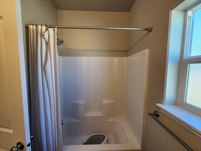 Building Photo - Beautiful, Immaculate Home in Northwest Tw...