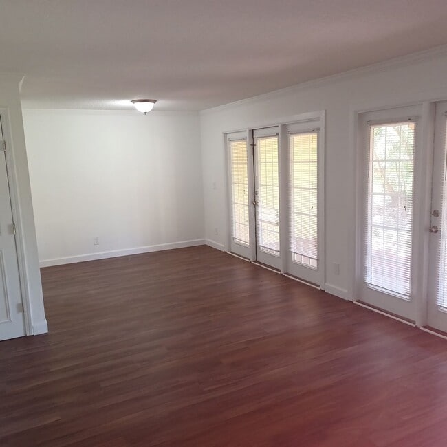 Building Photo - 3918 La Mirada Dr N