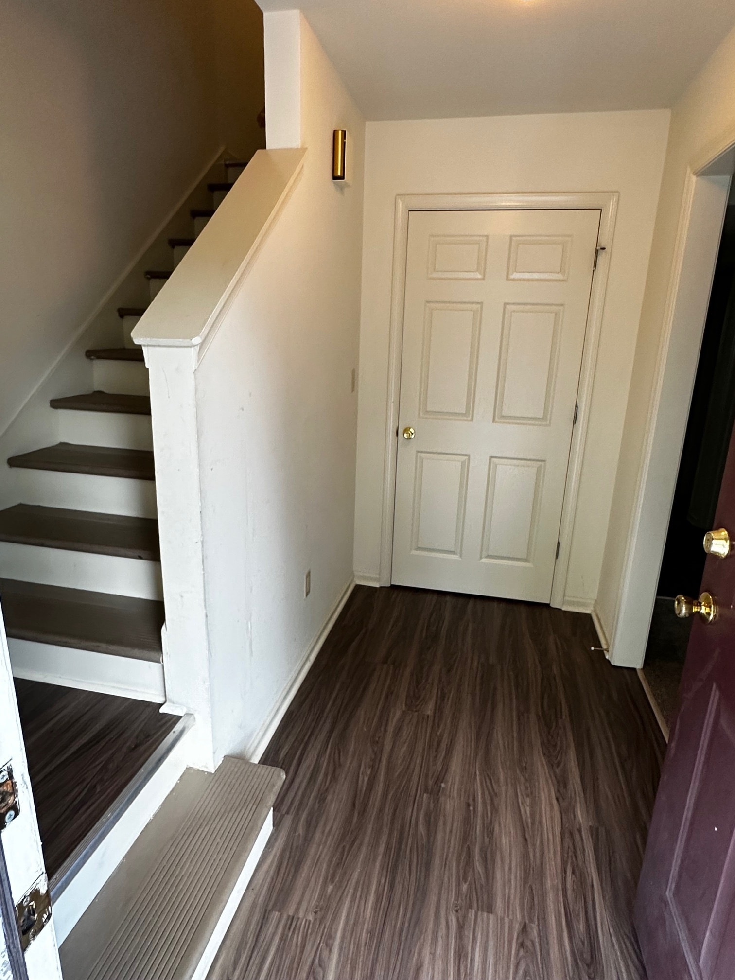 Building Photo - 1409 Varsity Ln