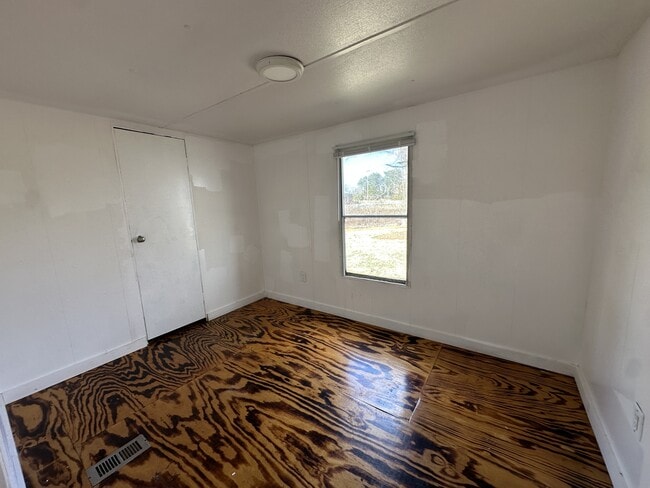 Building Photo - 7150 Seward Cir