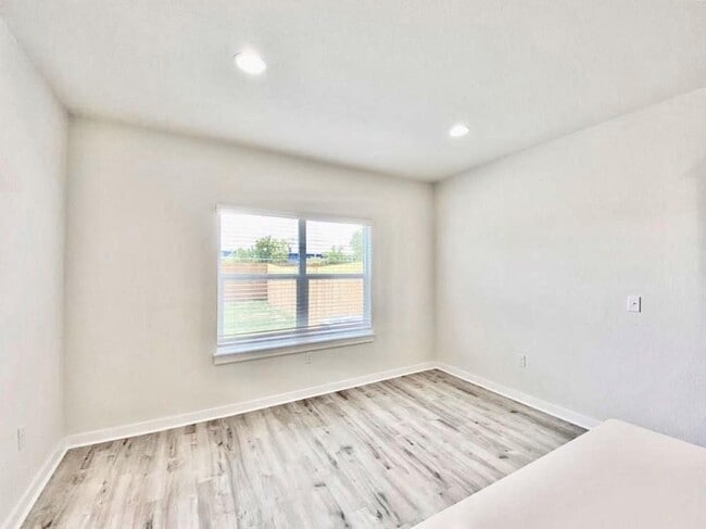 Building Photo - 1021 Winnsboro Lp