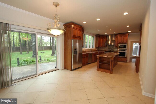 Building Photo - 10208 Sorrel Ave