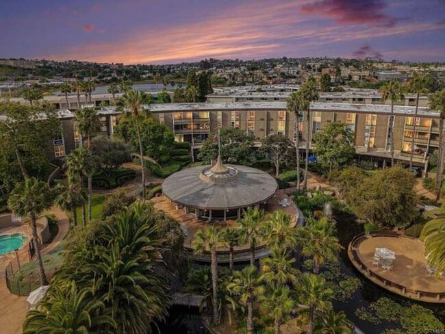 Building Photo - One Bedroom 1 Bath- Private Resort Complex Condo in Point Loma