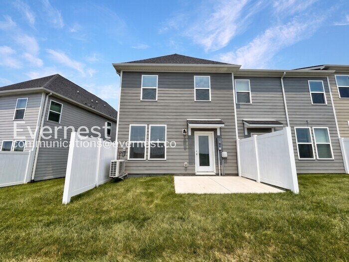 Building Photo - 5342 Bellflower Hls