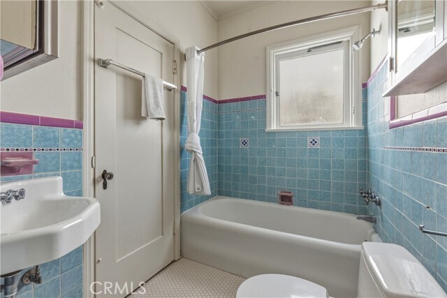 Building Photo - 1530 Miramar Dr