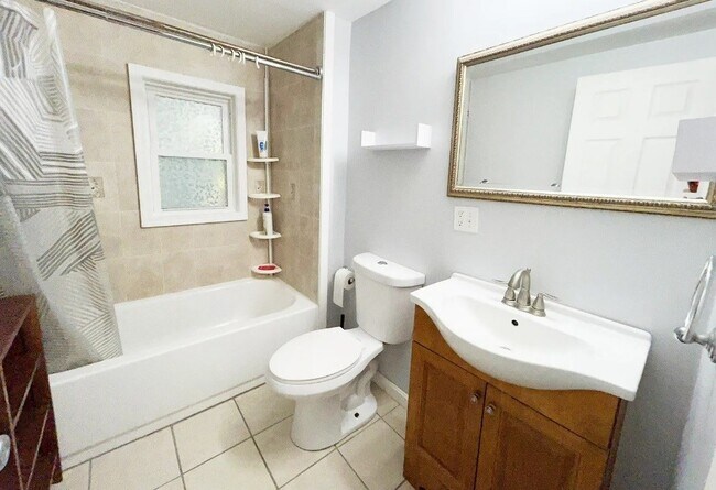 Building Photo - 40 Plymouth St