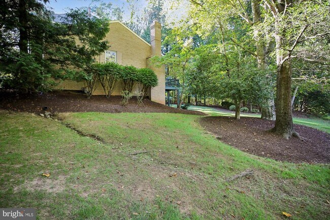 Building Photo - 9454 Newbridge Dr