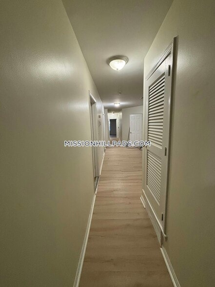 Building Photo - 1460 Tremont St