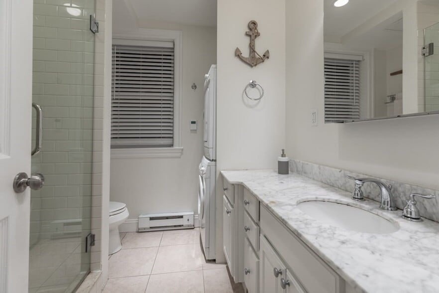 Building Photo - 19 Garrison St