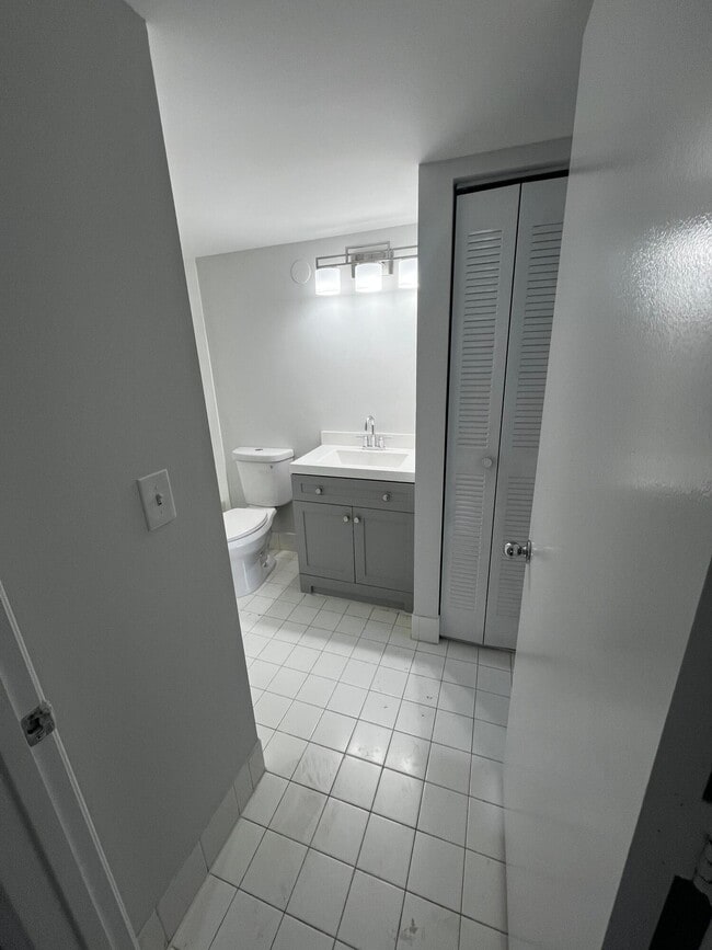 Building Photo - 7840 Sonoma Springs Cir