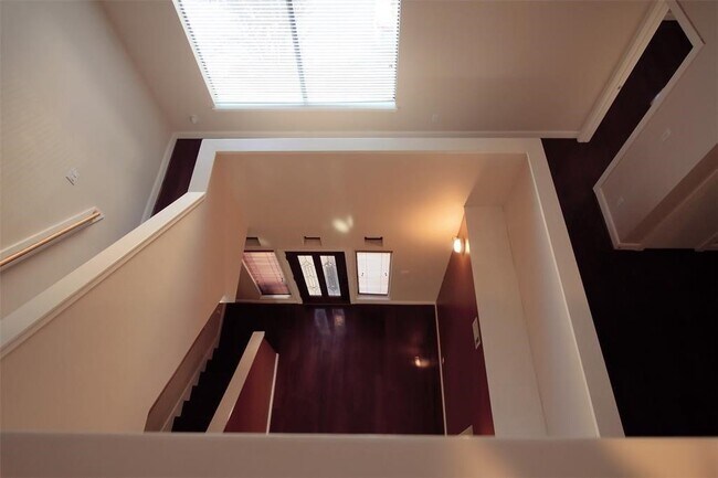 Building Photo - 9810 Marlink