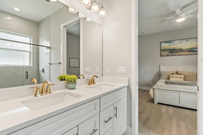 Building Photo - 12955 SW Kanner Hwy