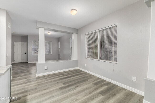 Building Photo - 3006 W Ferruccio Pl