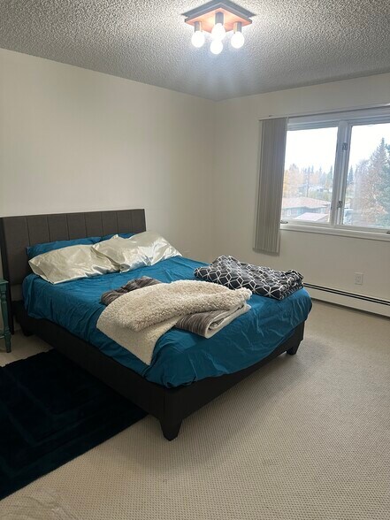 Building Photo - 15 Farewell Ave