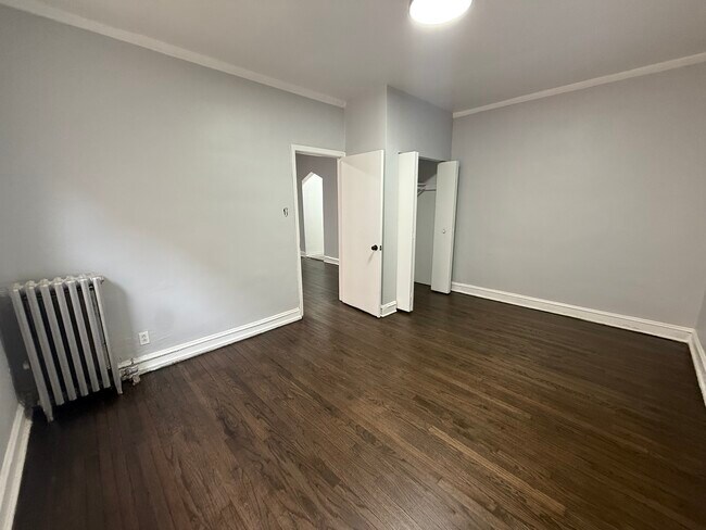 Building Photo - 5248 S Drexel Ave