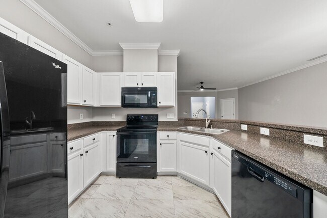 Building Photo - 8341 Hollister Hills Dr