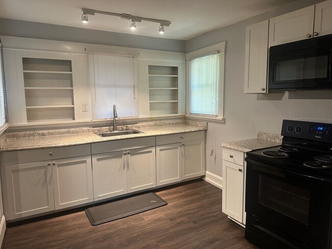 Building Photo - Home for Rent in East Lake Area **ACCEPTS ...