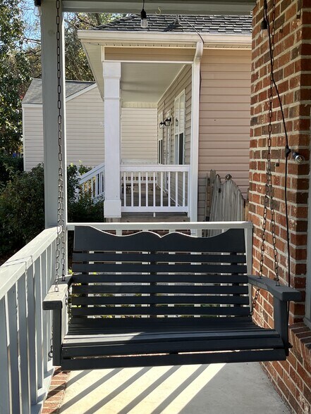 Building Photo - 1007 Chevis St