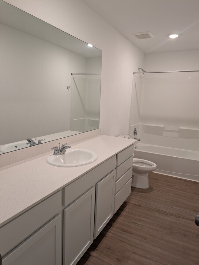 Building Photo - Charming 3 beds 2 baths in New Caney!